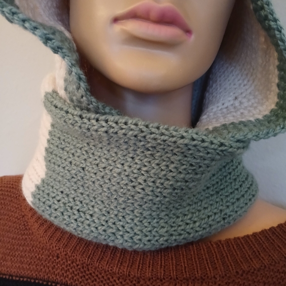 Womens Winter Hat with scarf included balaclava Beige& Green New - Picture 4 of 12